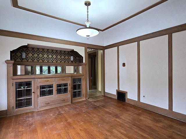 627 E Russell AVENUE, Milwaukee, WI 53207