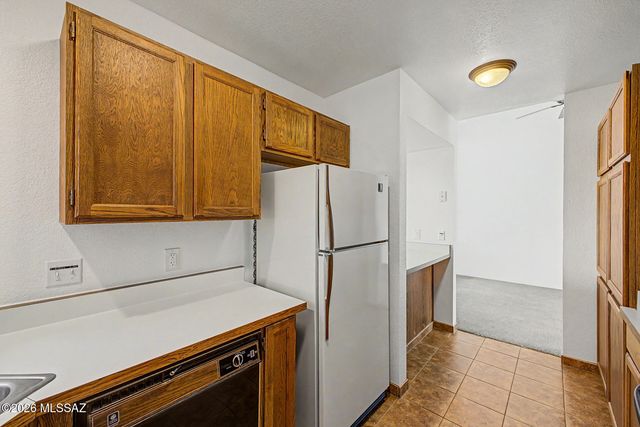 6510 N Tierra de las Catalinas Apt 82, Tucson, AZ 85718