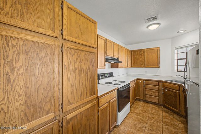 6510 N Tierra de las Catalinas Apt 82, Tucson, AZ 85718