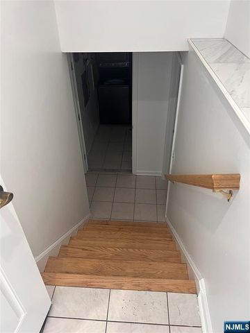 322 Livingston Avenue Ground Flr, Lyndhurst, NJ 07071