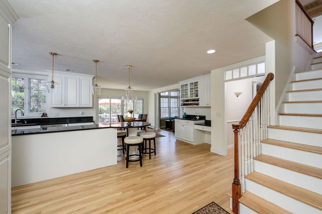 108 Deerfield Lane, Hanover, MA 02339