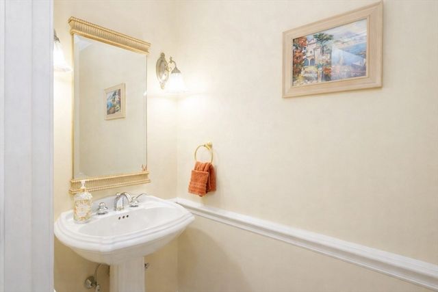 108 Deerfield Lane, Hanover, MA 02339