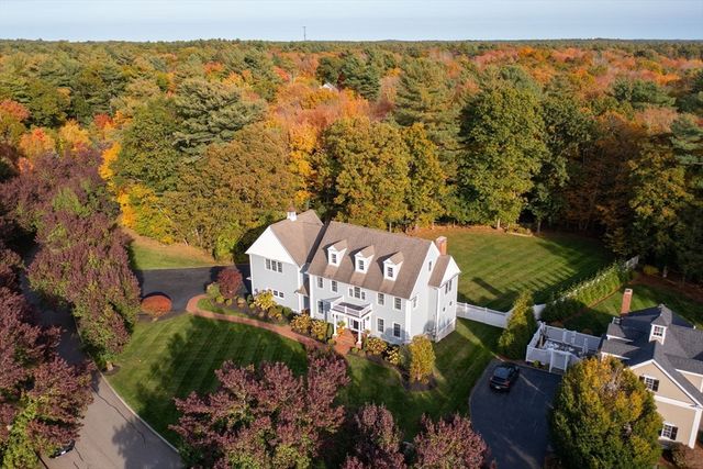 108 Deerfield Lane, Hanover, MA 02339