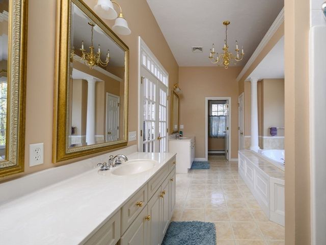 108 Deerfield Lane, Hanover, MA 02339