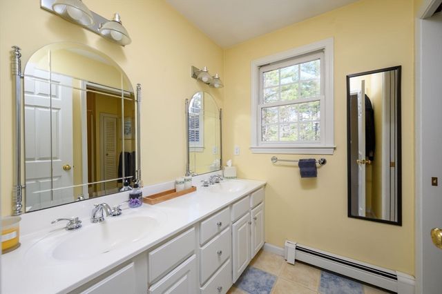 108 Deerfield Lane, Hanover, MA 02339