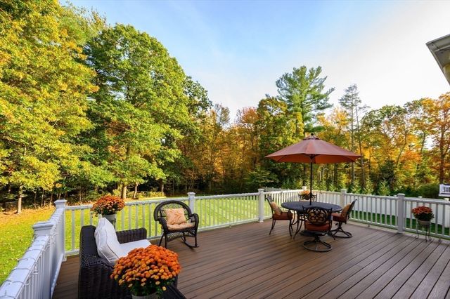 108 Deerfield Lane, Hanover, MA 02339