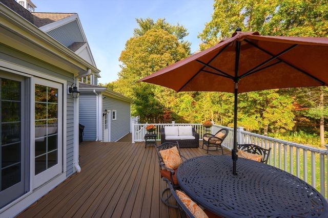 108 Deerfield Lane, Hanover, MA 02339