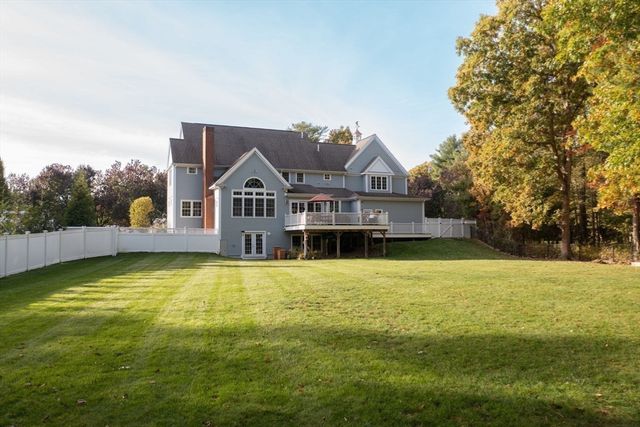 108 Deerfield Lane, Hanover, MA 02339