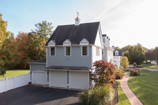 108 Deerfield Lane, Hanover, MA 02339