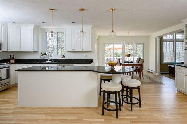 108 Deerfield Lane, Hanover, MA 02339