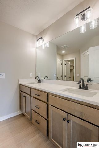 11003 N 161 Avenue, Bennington, NE 68007