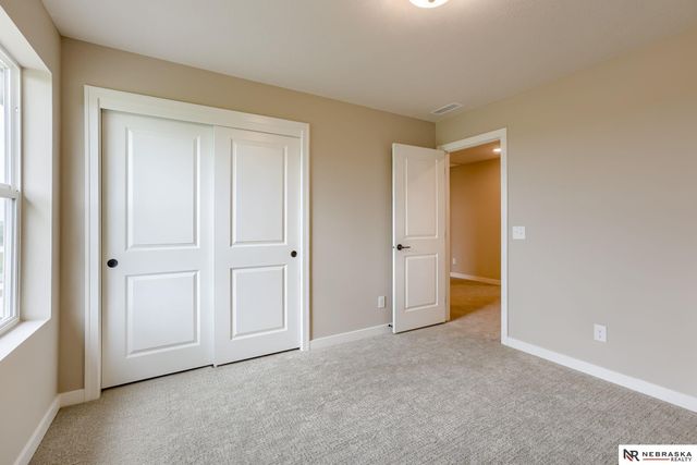 11003 N 161 Avenue, Bennington, NE 68007