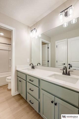 11003 N 161 Avenue, Bennington, NE 68007