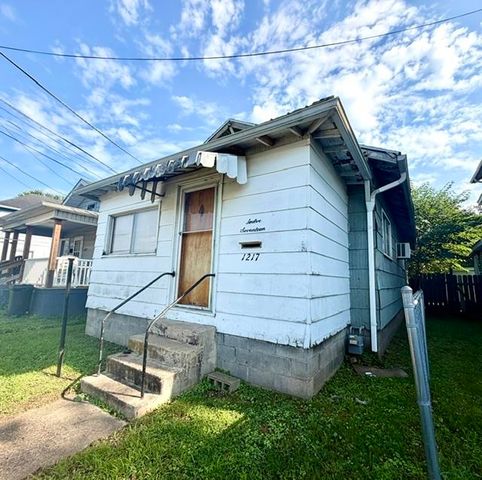 1217 5th Avenue W, Huntington, WV 25701
