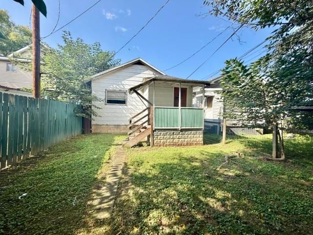 1217 5th Avenue W, Huntington, WV 25701