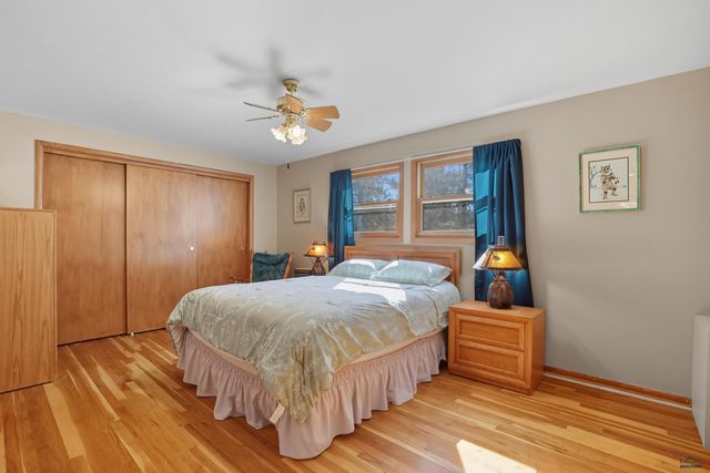 22946 FOREST RD, Rapid City, SD 57702