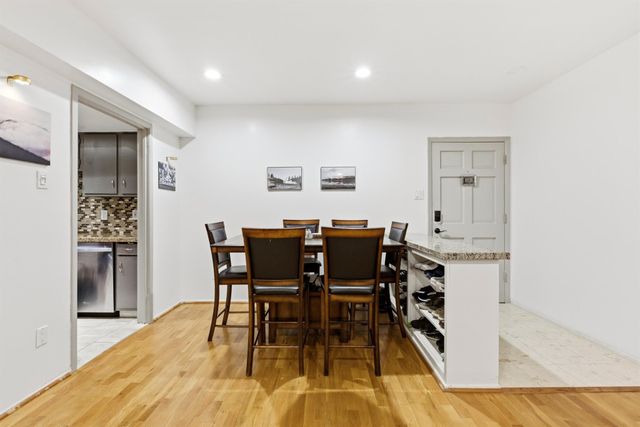 2224 S Piney Point Road 222, Houston, TX 77063