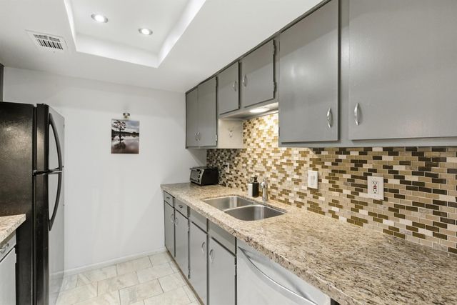 2224 S Piney Point Road 222, Houston, TX 77063