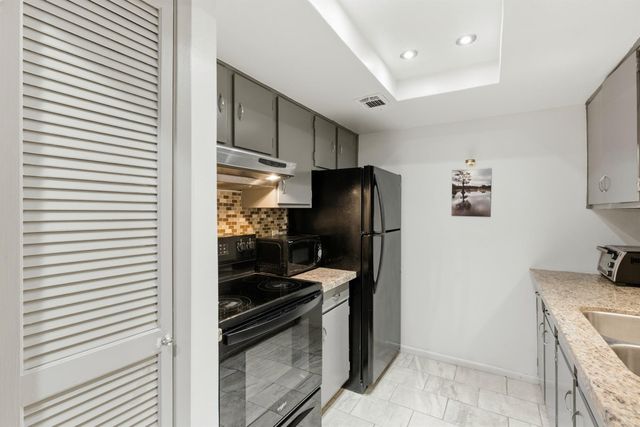 2224 S Piney Point Road 222, Houston, TX 77063