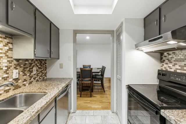 2224 S Piney Point Road 222, Houston, TX 77063