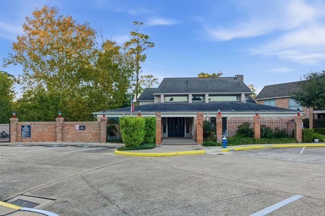 2224 S Piney Point Road 222, Houston, TX 77063