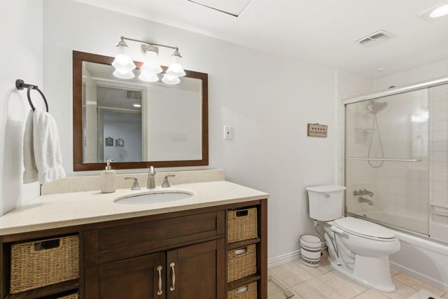 2224 S Piney Point Road 222, Houston, TX 77063