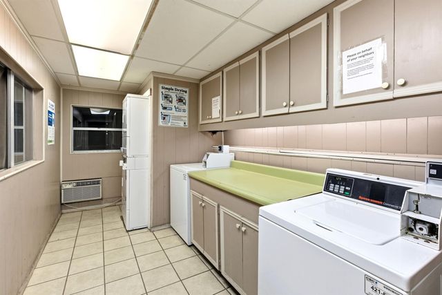 2224 S Piney Point Road 222, Houston, TX 77063