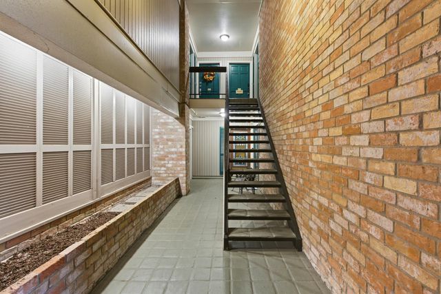 2224 S Piney Point Road 222, Houston, TX 77063