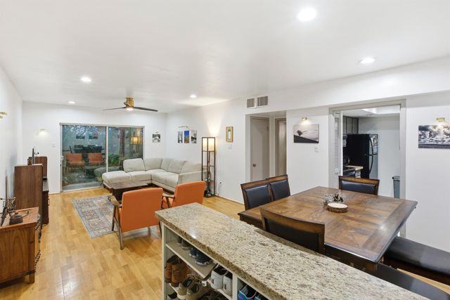 2224 S Piney Point Road 222, Houston, TX 77063