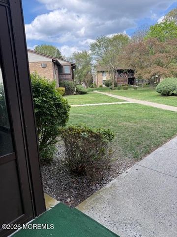 113 Amberly Drive F, Manalapan, NJ 07726