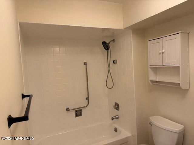 113 Amberly Drive F, Manalapan, NJ 07726