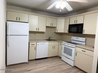 113 Amberly Drive F, Manalapan, NJ 07726
