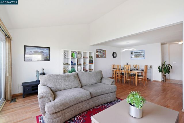 46 Edgewater Pl, Pittsburg, CA 94565
