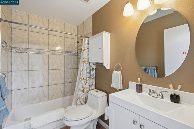 46 Edgewater Pl, Pittsburg, CA 94565