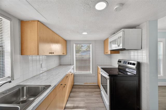 7805 N MULBERRY STREET, Tampa, FL 33604