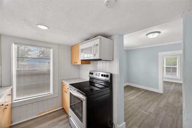 7805 N MULBERRY STREET, Tampa, FL 33604