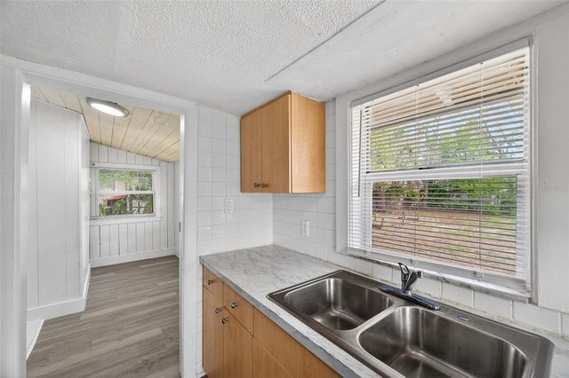 7805 N MULBERRY STREET, Tampa, FL 33604