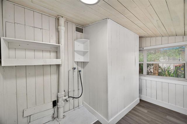 7805 N MULBERRY STREET, Tampa, FL 33604