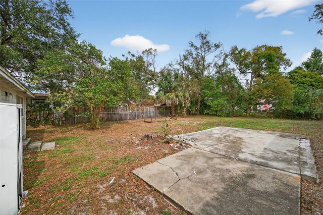 7805 N MULBERRY STREET, Tampa, FL 33604