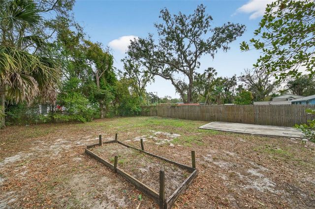 7805 N MULBERRY STREET, Tampa, FL 33604