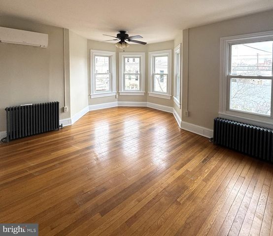 211 S MAPLE AVE, Martinsburg, WV 25401