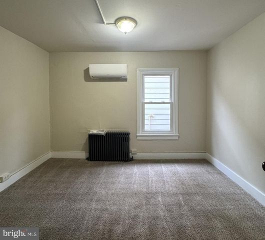 211 S MAPLE AVE, Martinsburg, WV 25401