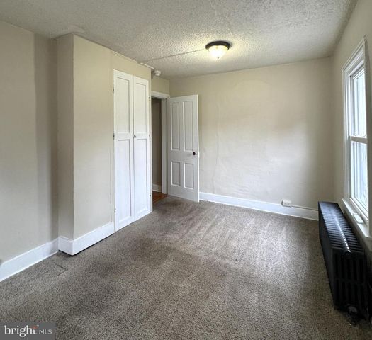 211 S MAPLE AVE, Martinsburg, WV 25401