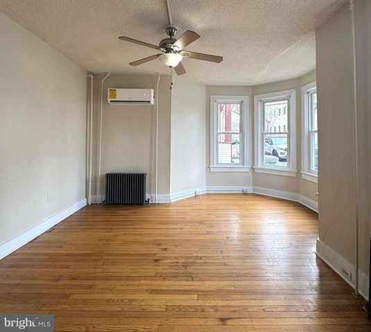 211 S MAPLE AVE, Martinsburg, WV 25401