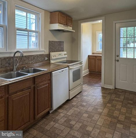 211 S MAPLE AVE, Martinsburg, WV 25401