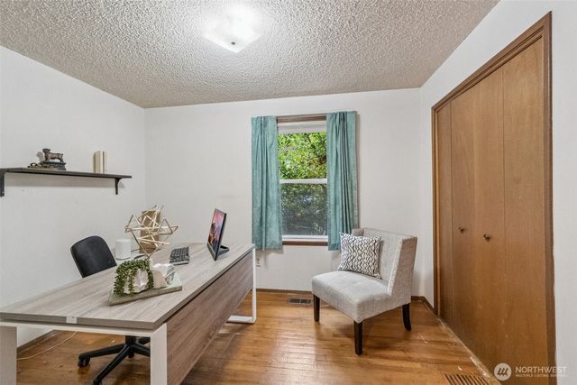 13742 39th Avenue NE, Seattle, WA 98125
