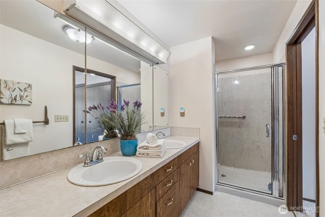13742 39th Avenue NE, Seattle, WA 98125