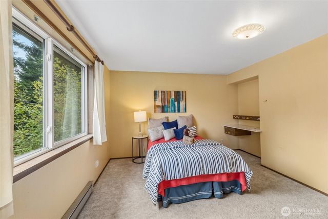 13742 39th Avenue NE, Seattle, WA 98125