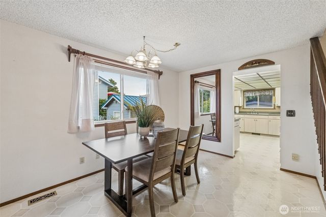13742 39th Avenue NE, Seattle, WA 98125