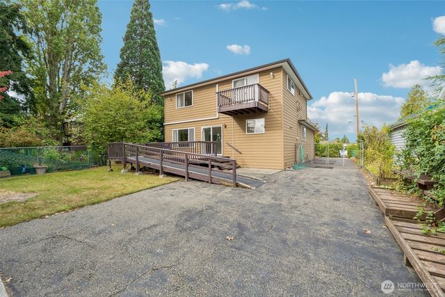 13742 39th Avenue NE, Seattle, WA 98125
